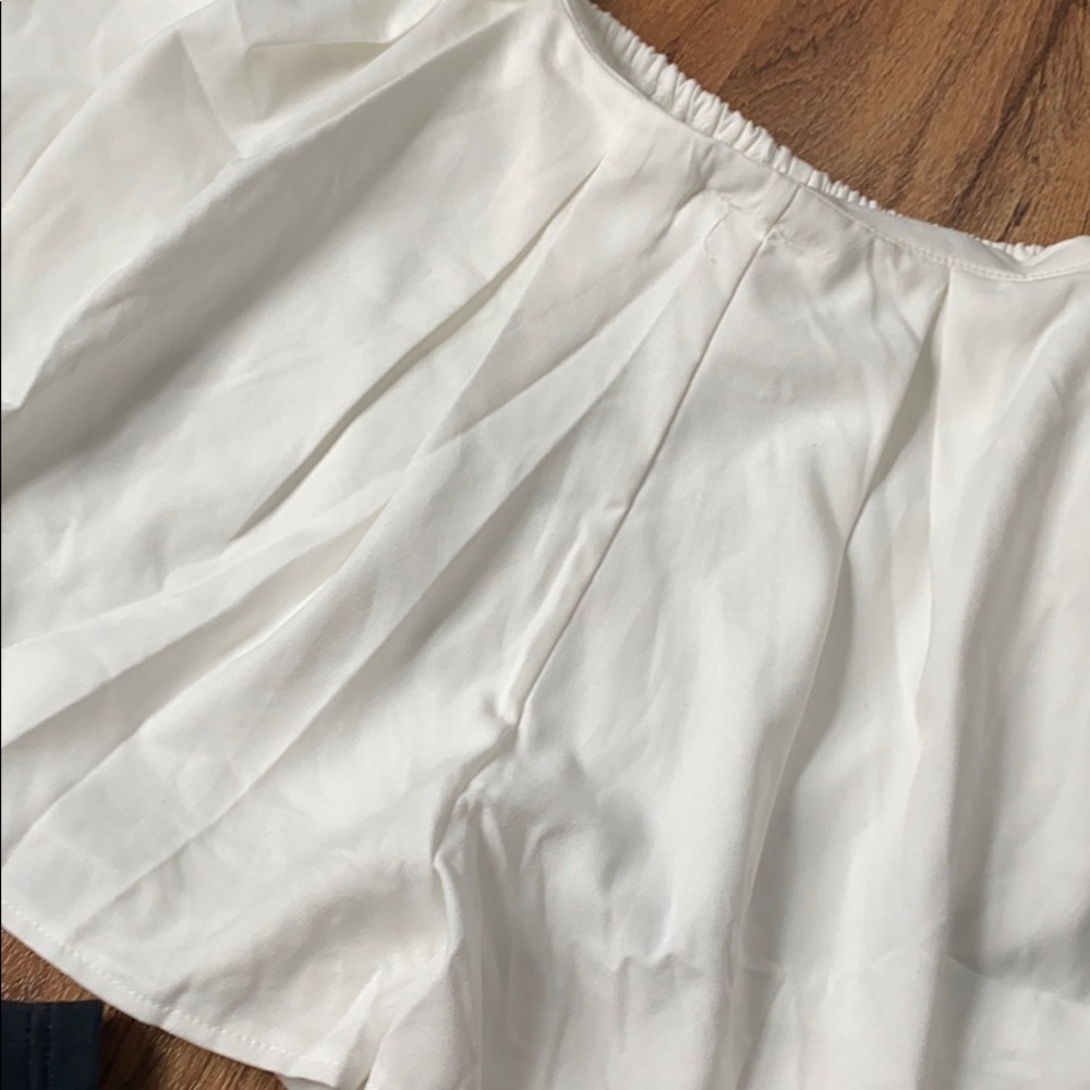 Flowy Shorts - Picture 2 of 3